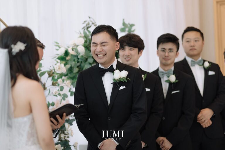 Jonathan Evans officiating Lixy and Andrew's ceremony